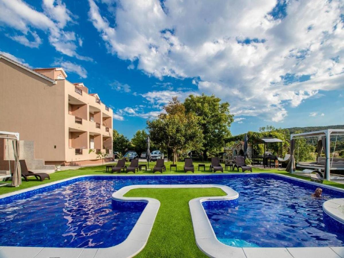Apartments Villa Subic Kampor Luaran gambar
